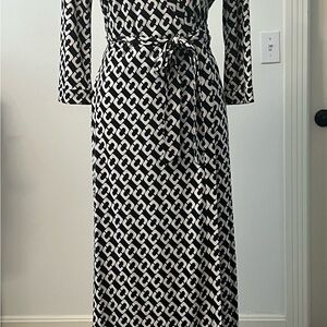 New Diane Von Furstenberg Black and White Geometric Full Length Dress. Very Sexy